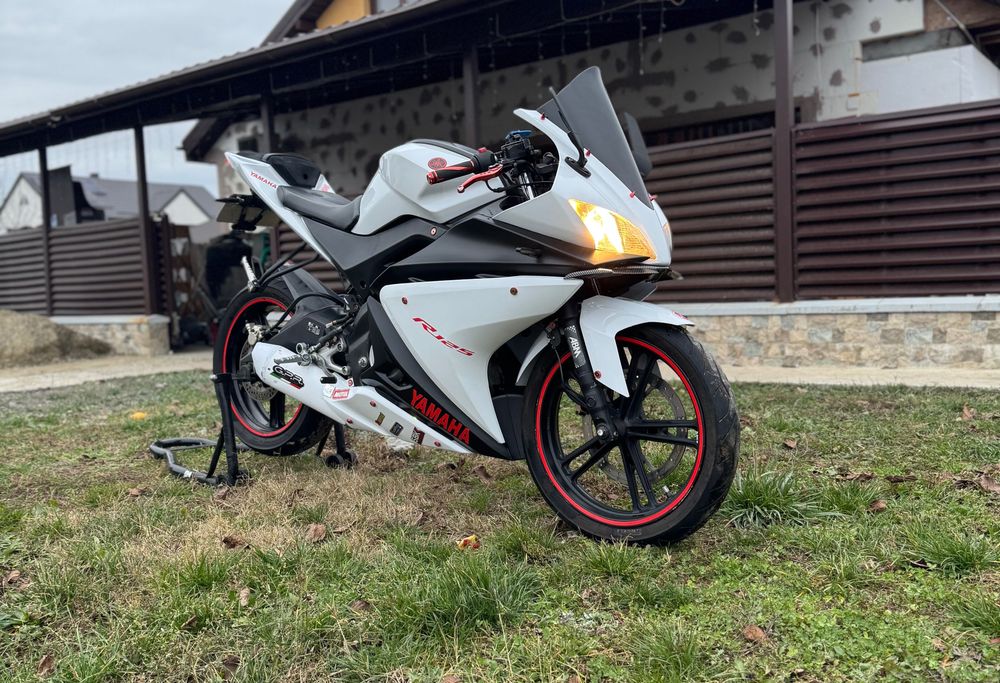 Vând Yamaha yzf r125