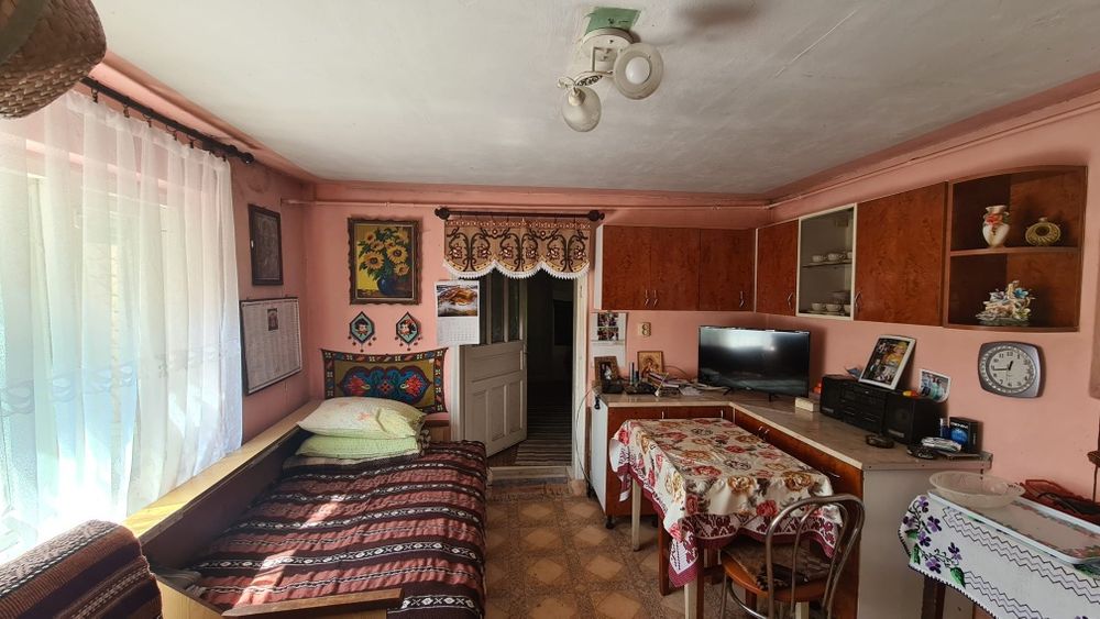 Casa de vânzare in localitatea Budesti