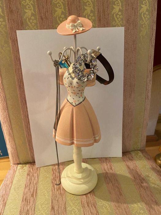 Suport pentru bijuterii