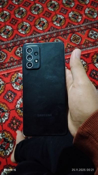 Продаю Samsund A52  со сломанным экранои.