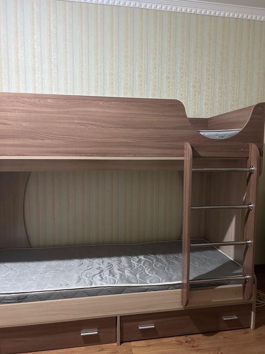 Продается двухярусная кровать