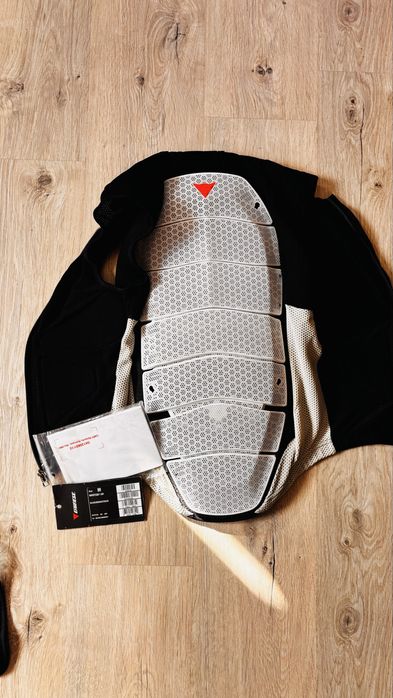 Vand protectie spate Dainese  NOU Marime M ski/ motor / bicicleta