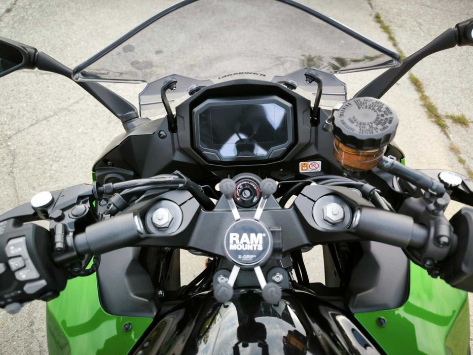 Kawasaki Ninja 1000SX 2024 cu doar 3200 KM ca NOU !