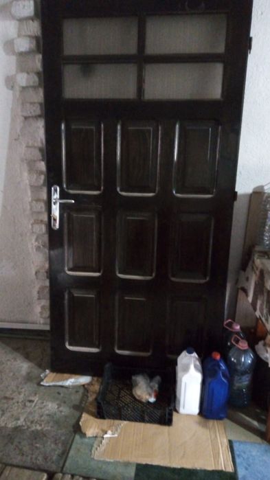 Vand usa intrare lemn masiv