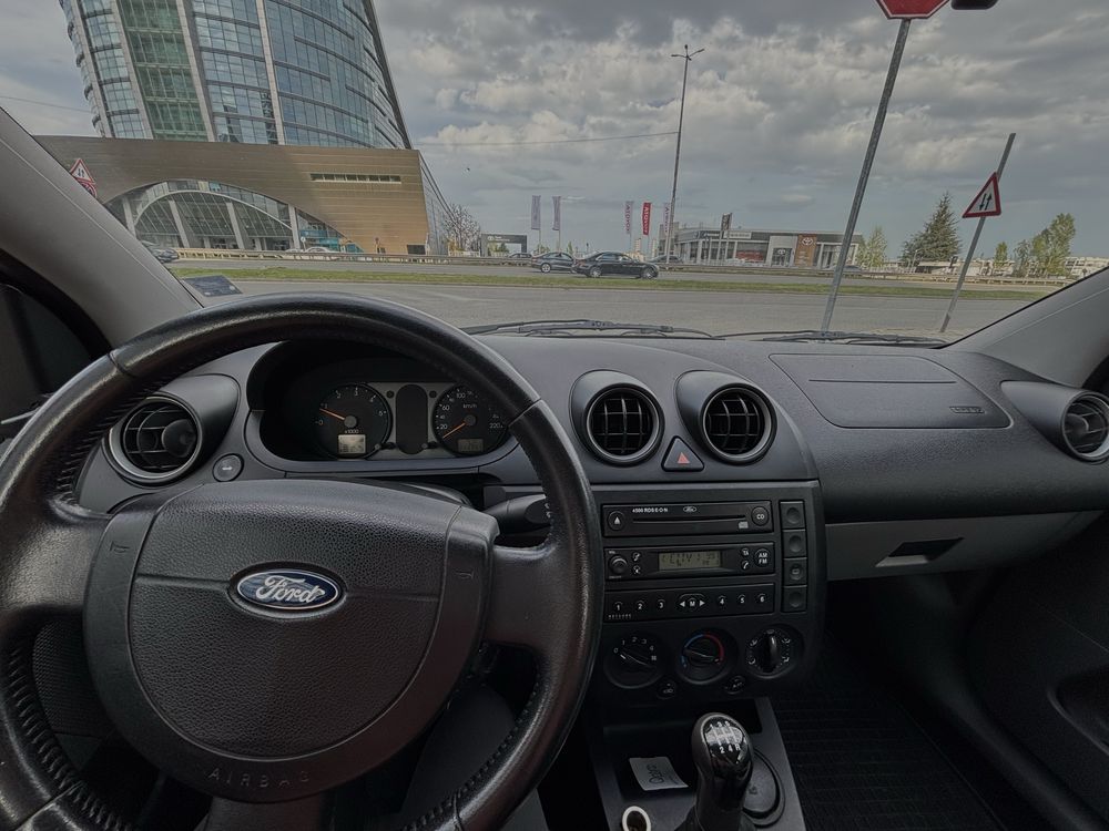 Изключително икономичен Ford Fiesta RS + лети джанти