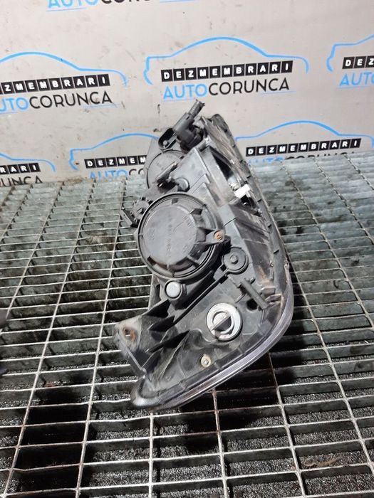 Far Stanga Kia Sorento II 2009 - 2015 SUV 4 Usi (733) Xenon