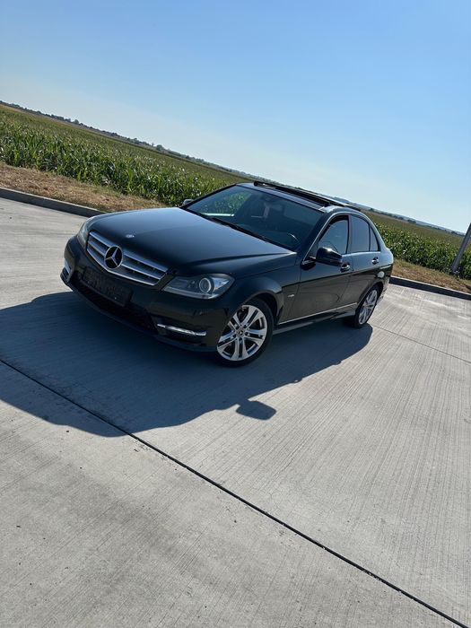 Vând Mercedes-C Class pachet AMG