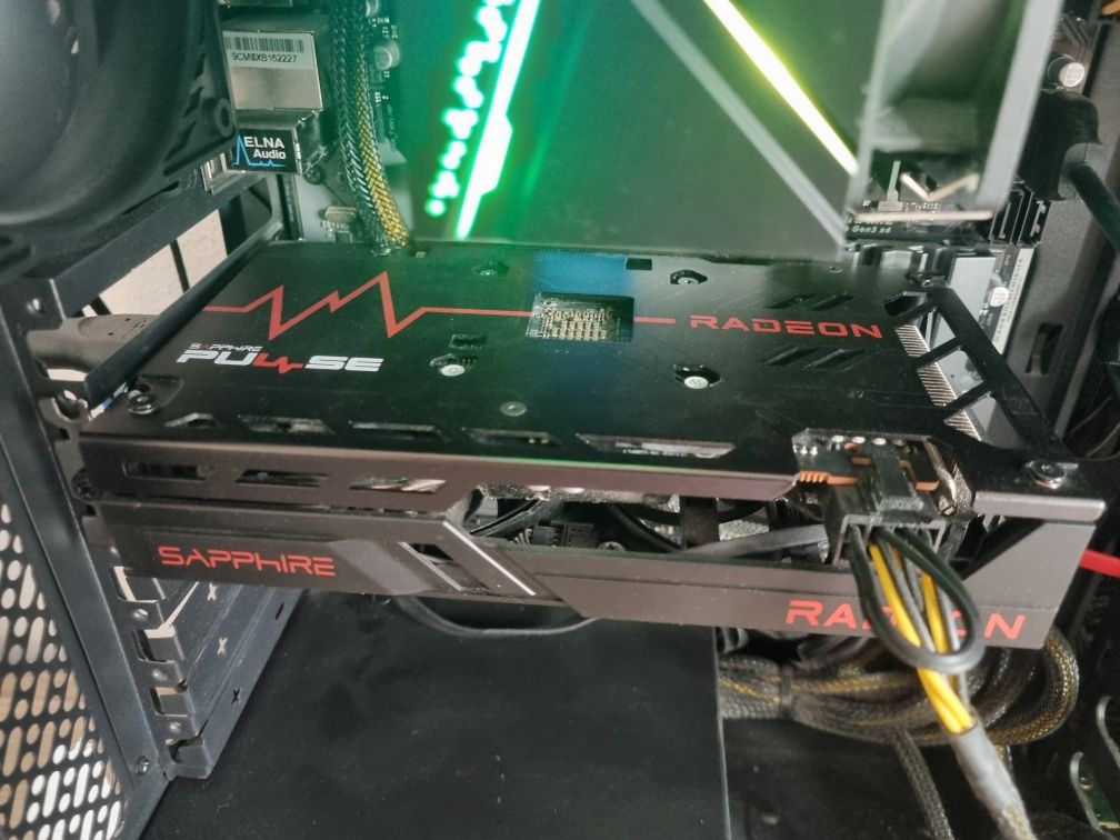 Vand pc gaming cu rx6600 8gb si ryzen 5 3600x