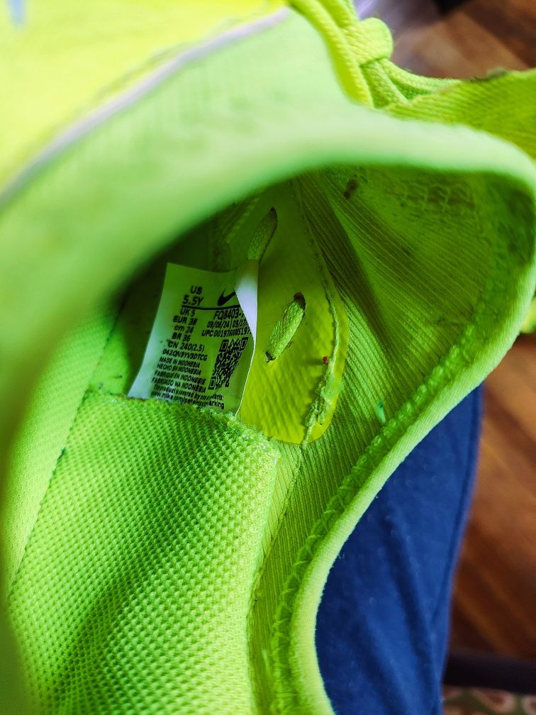 Оригинални бутонки на Nike 38 номер