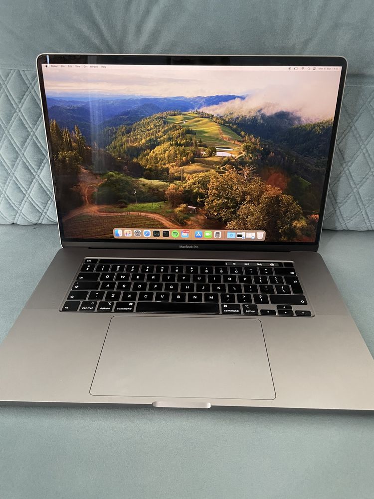 Macbook Pro 2019 16 inch i7 512 gb ssd 16 gb ram