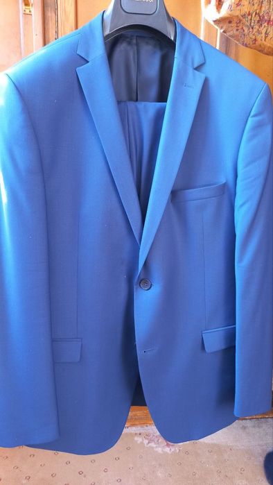 Костюм брюк сотилади