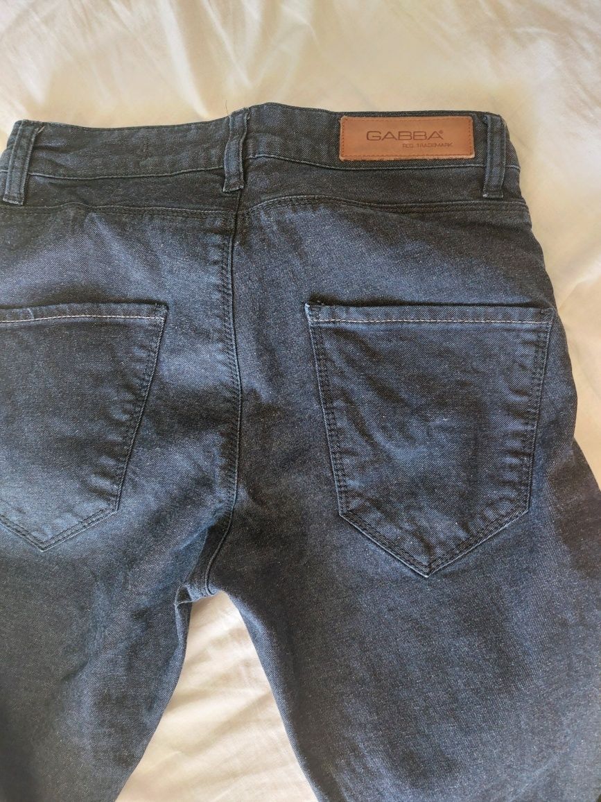 Jeans Levis 27 noi