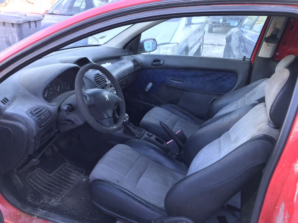 Peugeot 206 1.1 60кс 2000г На Части