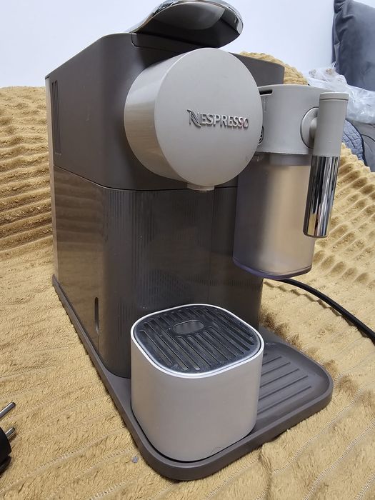 Espressor Nespresso Lattissima One stare excelenta