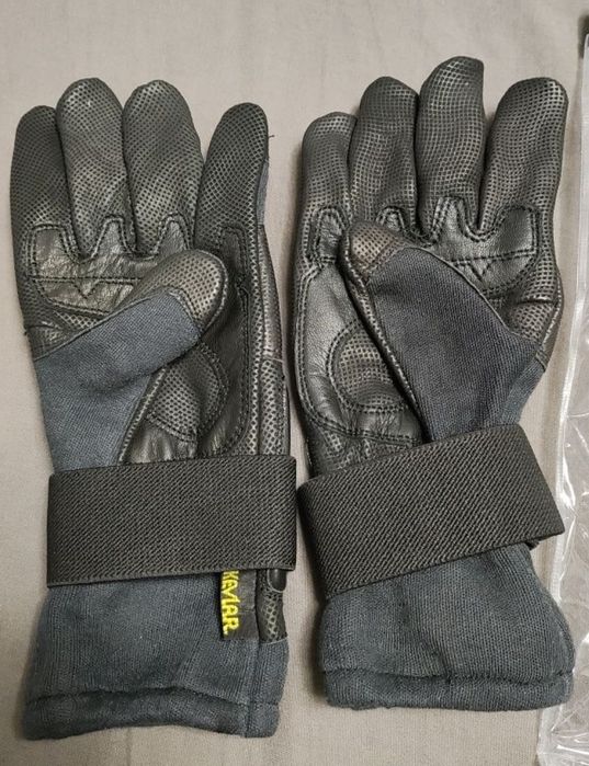 Mănuși tactice militare