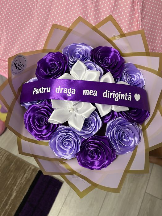 Buchet de trandafiri din satin