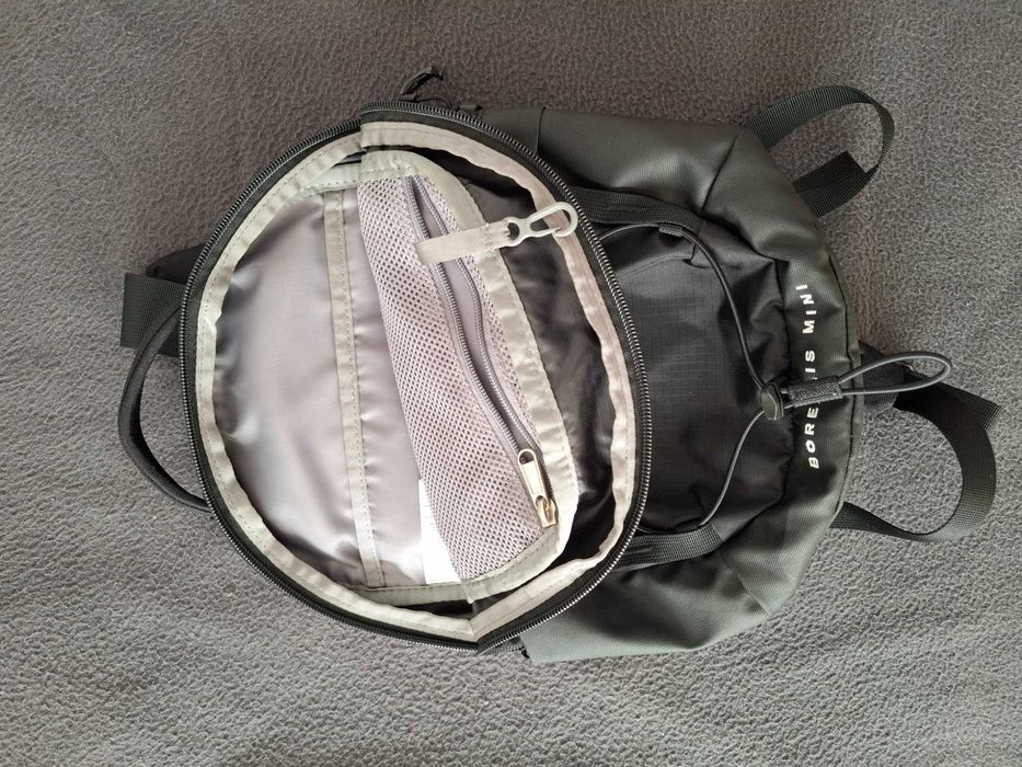Vand rucsac Northface Borealis Mini negru - stare foarte buna
