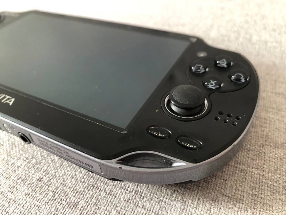 ‼️ PS VITA FAT + Чехол и Игры (Отправлю по РК) ‼️