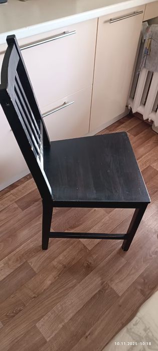 Продам стол и стулья