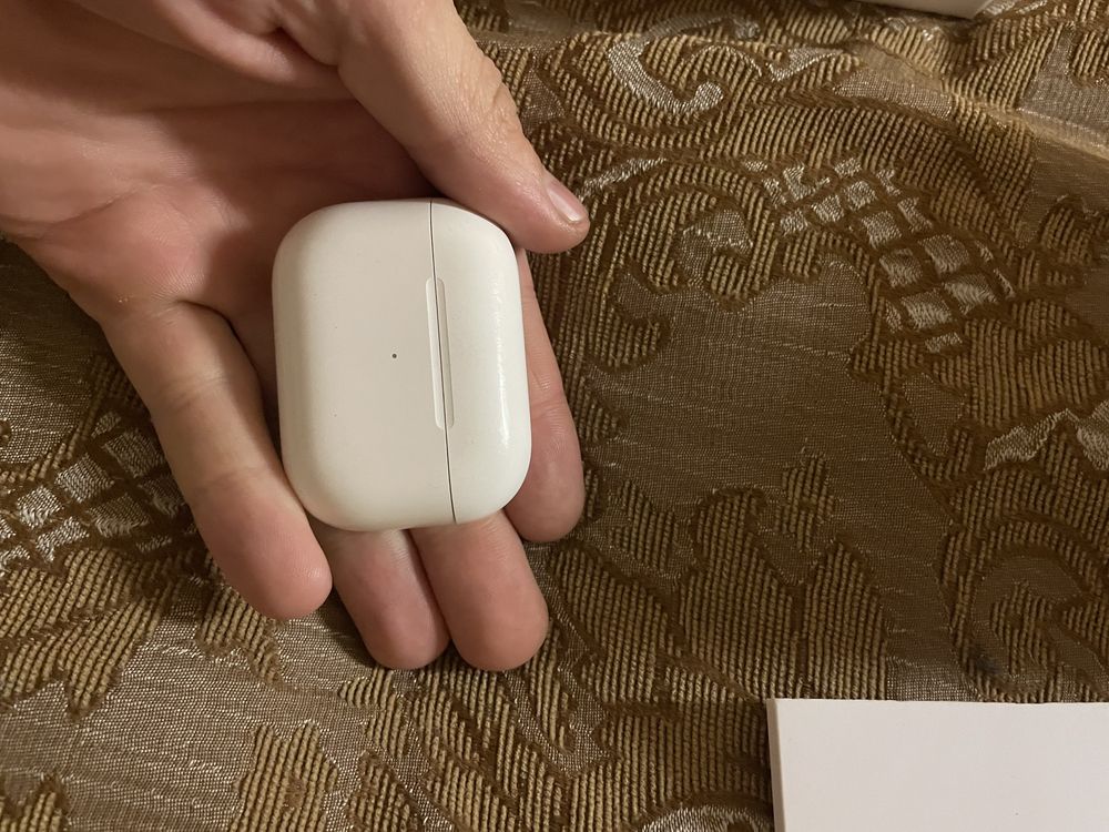 Наушники Apple AirPods Pro белый