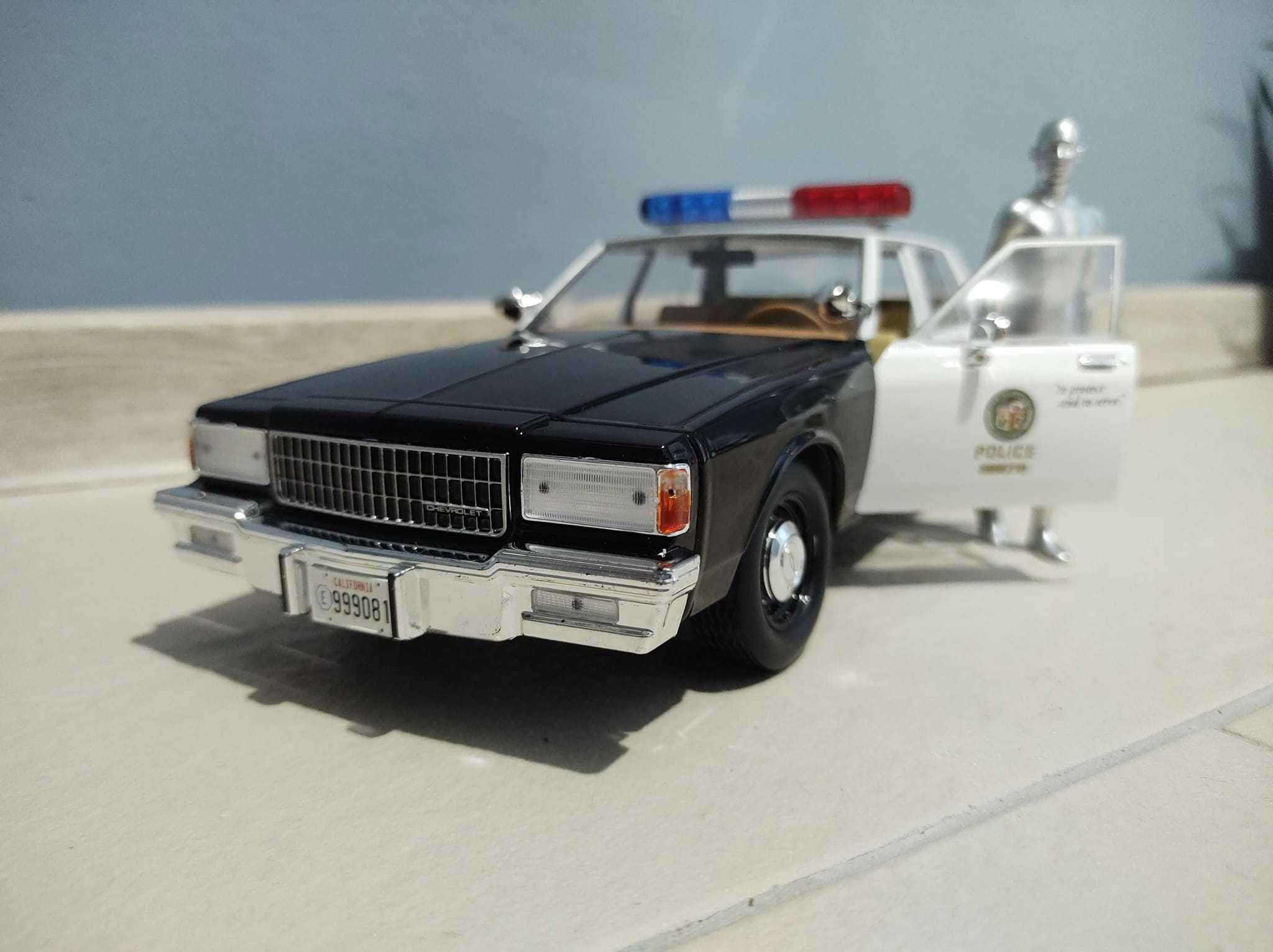 Chevrolet Caprice Police Terminator 1:18 Greenlight