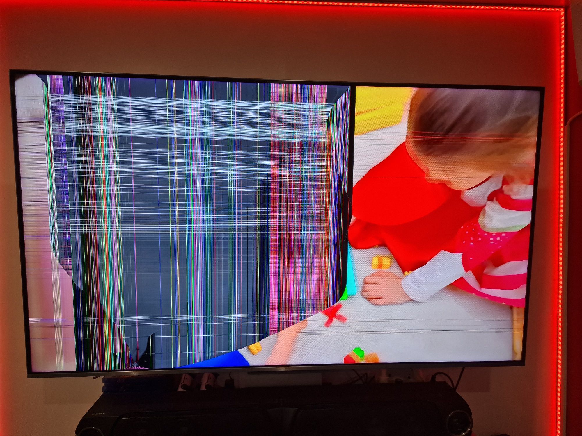 TCL 55C715 QLED smart tv със счупена матрица