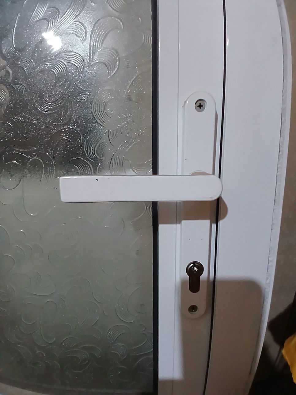 Дверь из алюминиевого профиля 205×78