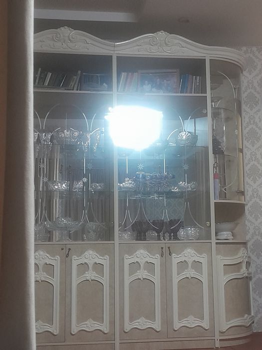 Гарнитур 2 штуки, цвет слоновая кость,  красивая в гостинную