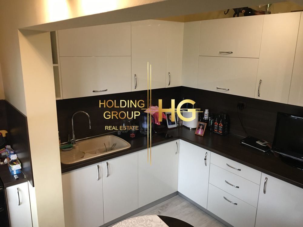 Продава се Тристаен апартамент в Варна, Младост 1 - 90 кв.м за 1989 €/кв.м - Снимка #1