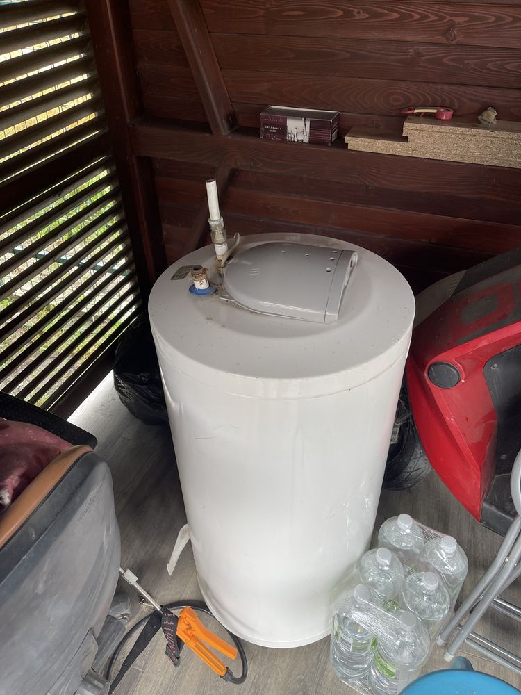 Vând boiler 100 litri!