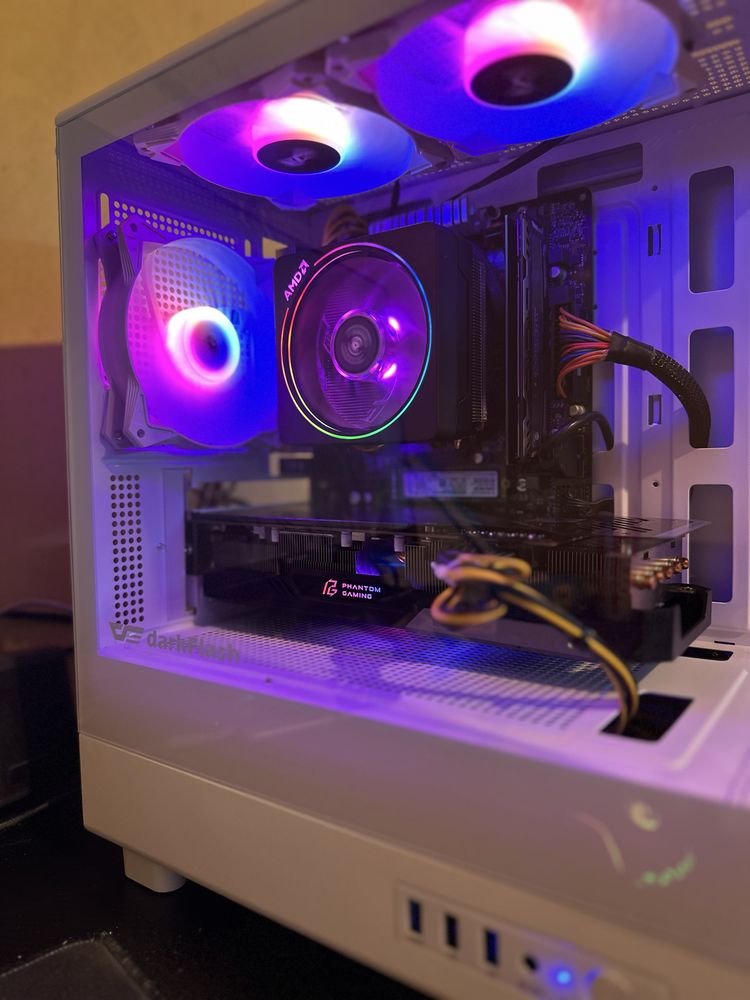 Перфектен компютър AMD Ryzen 5  RX 5700XT 8GB
