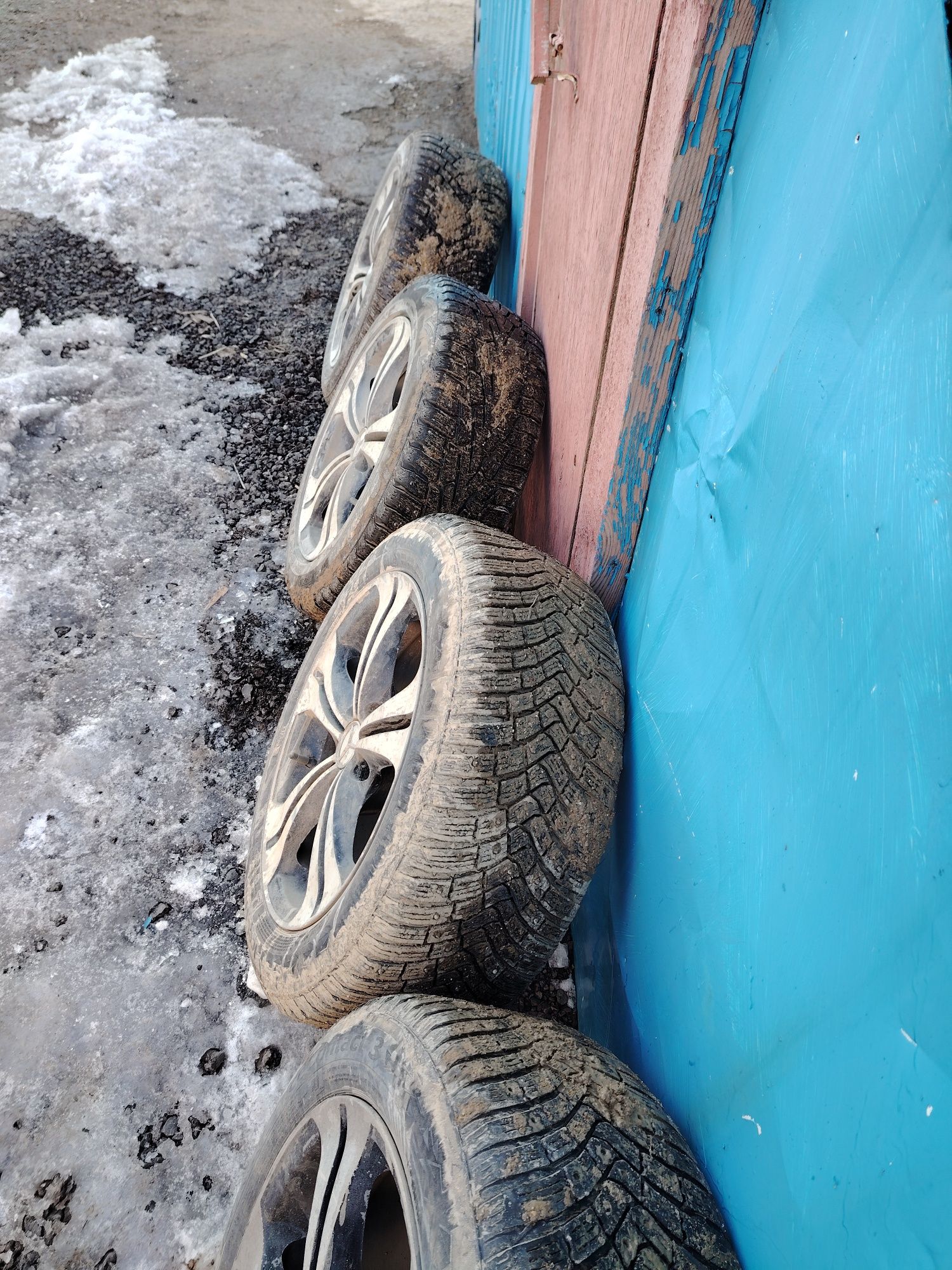 Продам шину с диском