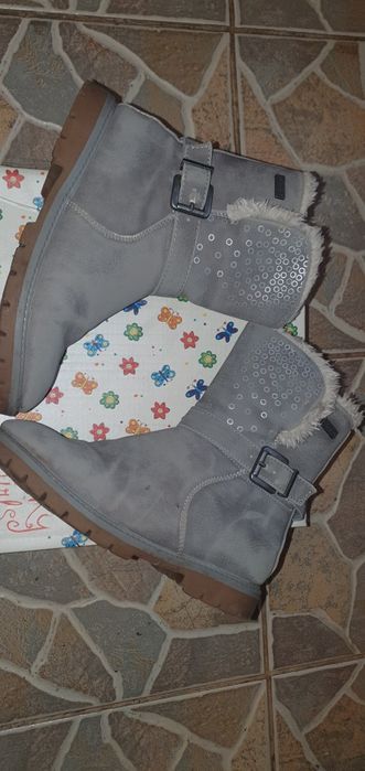 Cizmulite, ghete  elegante nr 35 ca noi calduroase, in cutie