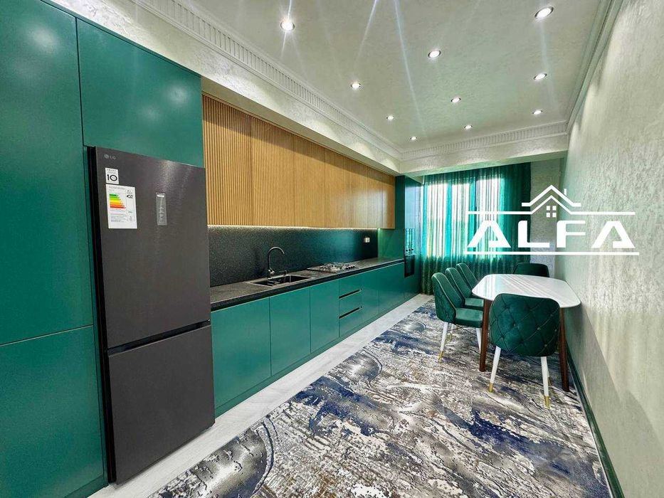 Buxoroda kvartira sotiladi 3 xonali 90m2 6-qavat.