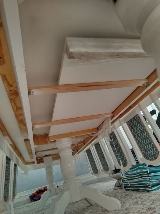 Стол со стульями