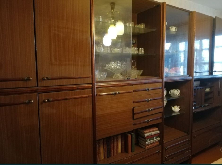 Продаётся стенка 4-секционная