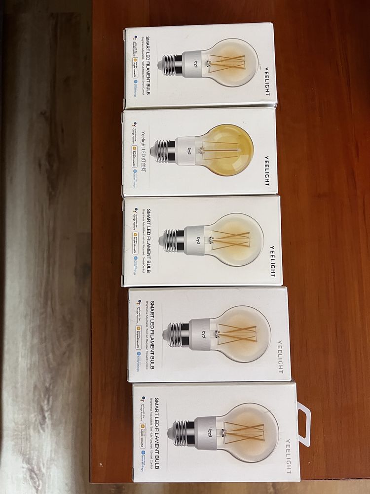 Xiaomi Mi LED Smart Bulb Крушка (COLOR) 2-PACK  и Yeelight Led 6W