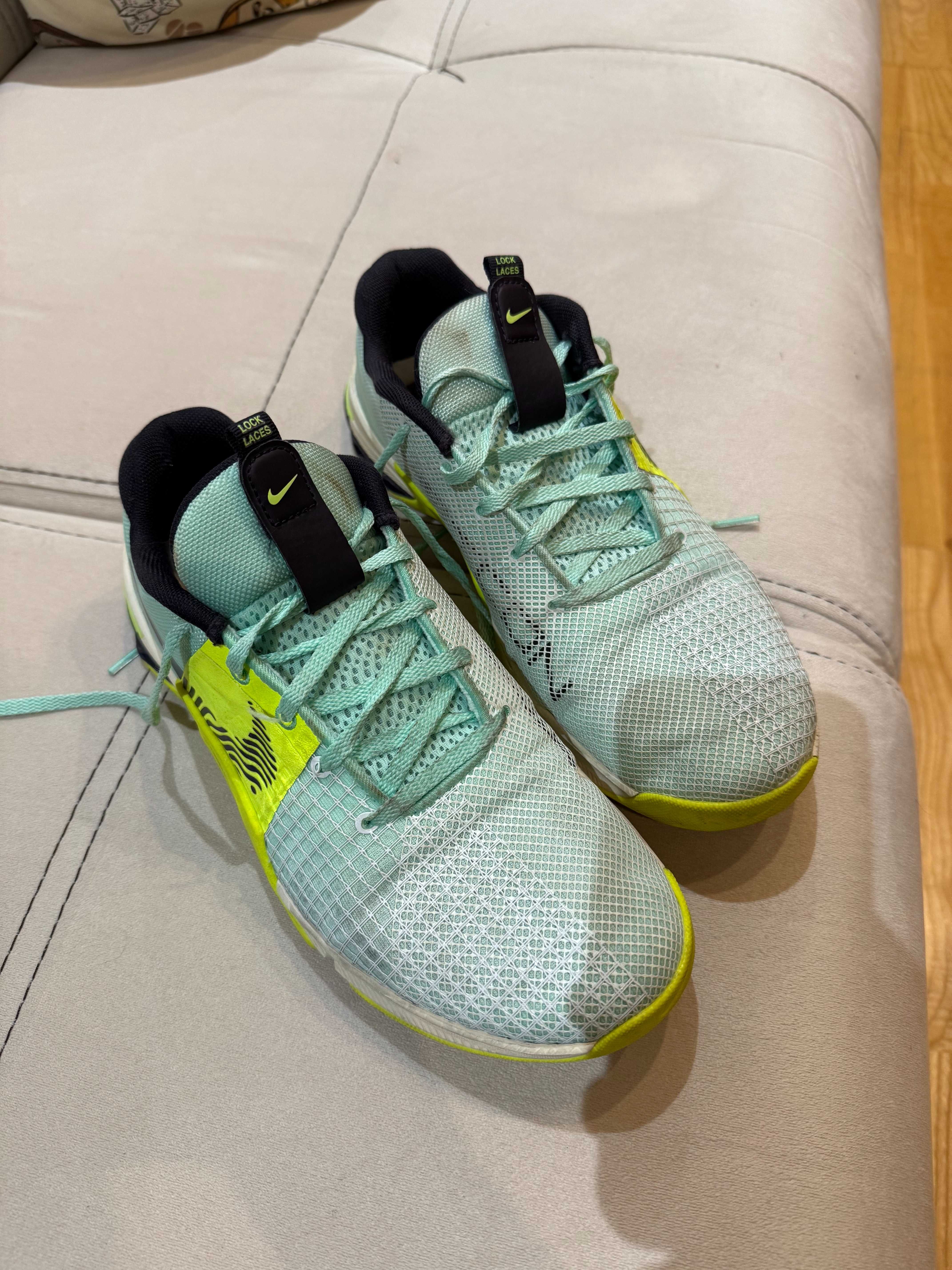 Nike Metcon 8 - Тренировъчни обувки в цвят mint