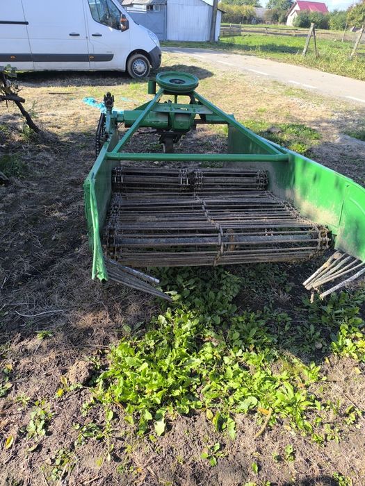 Mașină scos cartofi 2 rânduri , stare perfecta