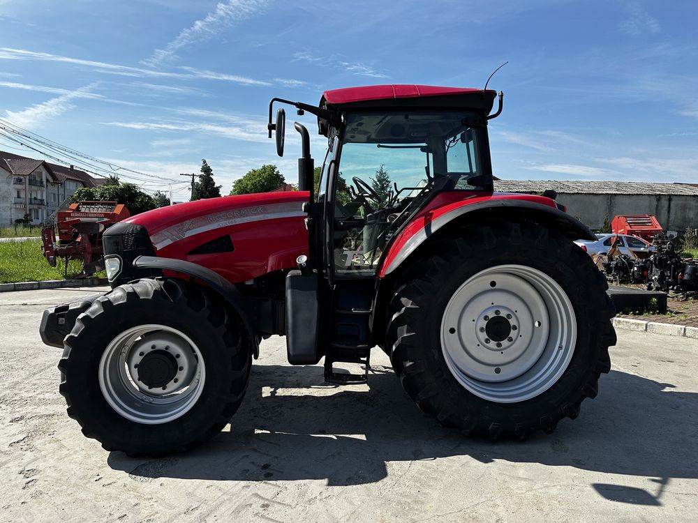 Tractor McCormick XTX165