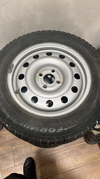 Шипованная резина  с диском