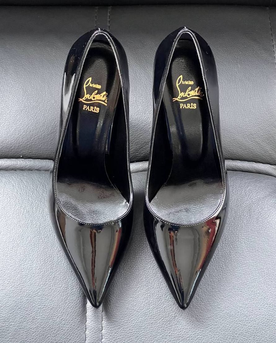 Pantofi dama Louboutin calitate 
Toc 10 cm