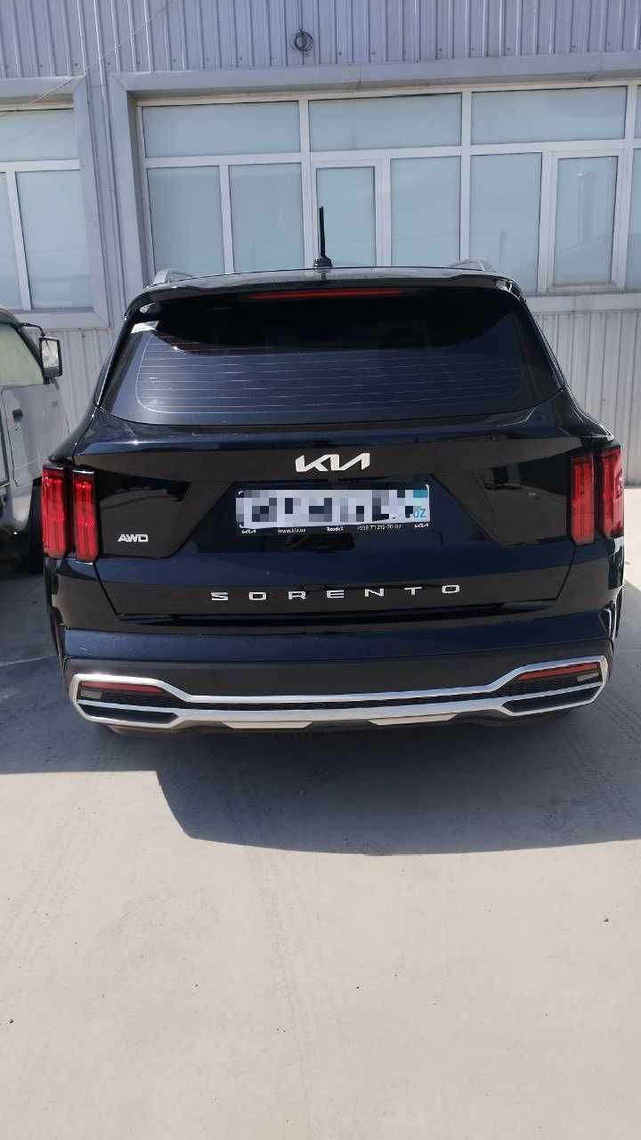 Kia Sorento сотилади