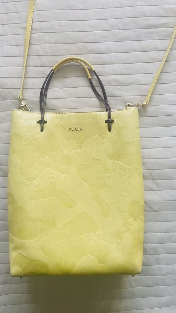 Чанта Furla Essencial -размер L