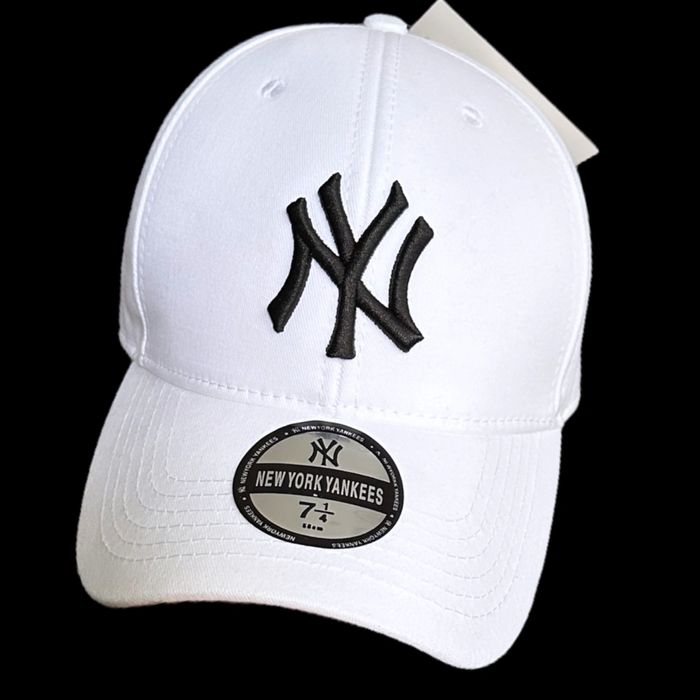 Шапка с козирка Dsquared,Nike,Armani,Gucci унисекс