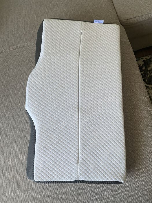 Perna ergonomica pentru gat si coloana cervicala