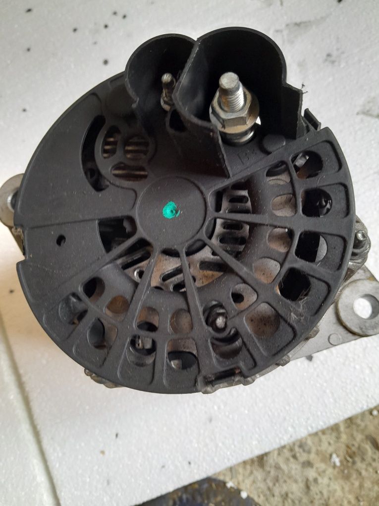 Alternator opel motor1.9