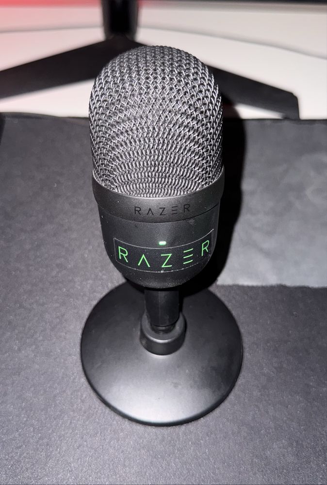 микрофон Razer Seiren Mini