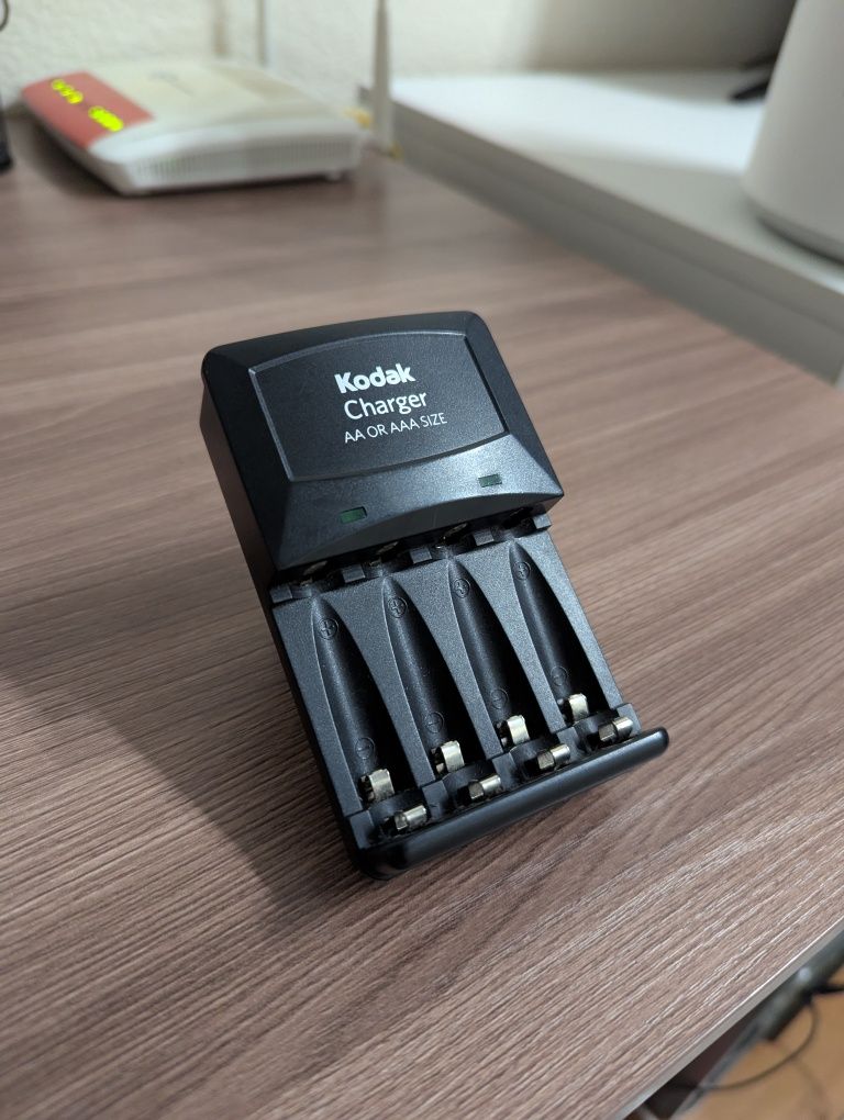 Зарядное устройство для батареек Kodak