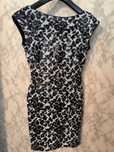 Елегантна, оригинална рокля Guess, размер xs